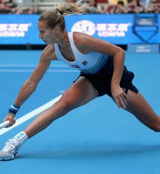 Polona Hercog  s težavo preko 1. kroga kvalifikacij v Pekingu!