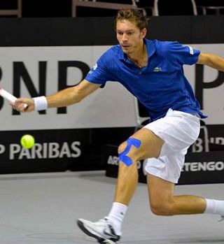 Nicolas Mahut v Metzu ugnal tretjega nosilca!