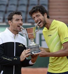 Ivan Dodig in Marcelo Melo v Parizu zaustavila dvojčka Bryan in osvojila prvi grand slam turnir v parih!