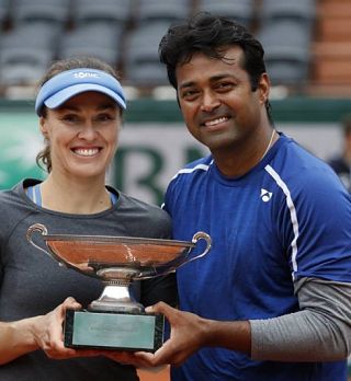 Martina Hingis in Leander Paes kompletirala karierni grand slam v mešanih parih!