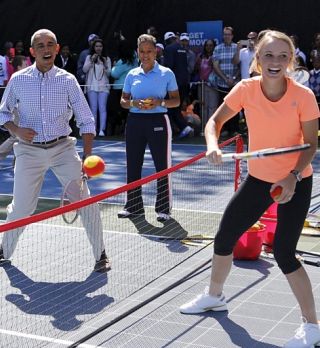 FOTO! Caroline Wozniacki igrala tenis s predsednikom ZDA!