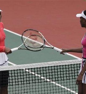 Venus Williams premagala sestro Sereno na ekshibiciji v Nigeriji!