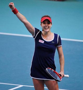 Pavljučenkova v četrtfinalu Pariza izločila Kerberjevo! Domačo čast rešuje Alize Cornet!