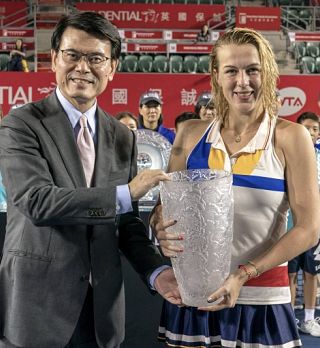 Pavljučenkova v Hong Kongu do tretjega naslova v sezoni