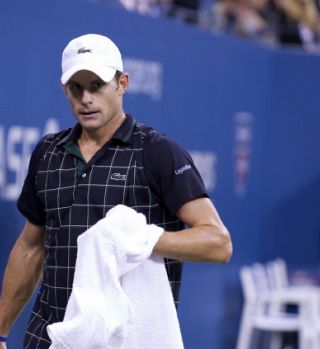 Andy Roddick odstranil slavnega Johna McEnroja iz novinarske sobe!