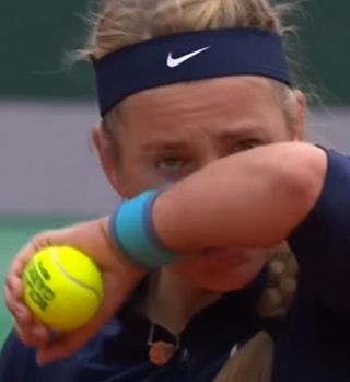 Azarenka v solzah vztrajala do maksimuma