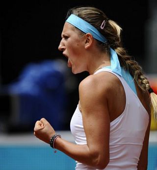 Azarenka zmago oddaljena od zgodovine; Srebotnikova s Peschkejevo znova v finalu!