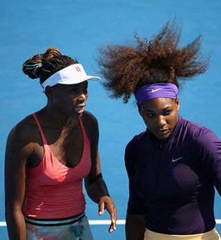 Serena in Venus Williams premočni za Katarino Srebotnik in Nadjo Petrovo!