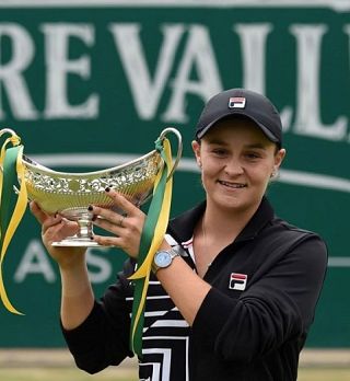 Ashleigh Barty blesti, po OP Francije zmagala tudi na travi v Birminghamu ter je nova številka 1