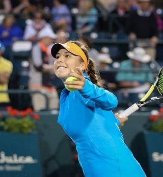 Na obzorju nova teniška zvezda Belinda Benčič. 17-letna Švicarka je v polfinalu Charlestona!