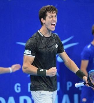 Izjemni Bedene še tretjič nadigral Simona in je četrtfinalist Dunaja