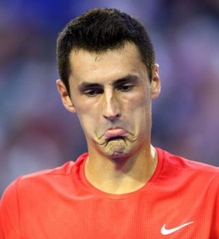 Tomic vrača Federerju: ''Če nisem blizu top 10, tudi on ni blizu Đokoviću''