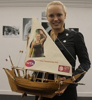 DOHA: Caroline Wozniacki ne more več nobena prehiteti; Končna številka 1 za leto 2010 je v njenih rokah