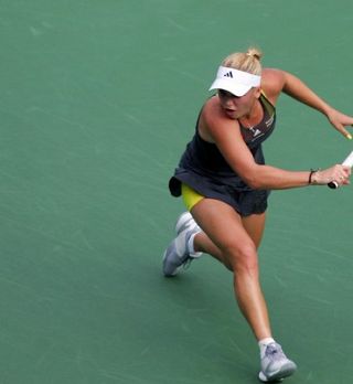 V finalu Tokia se bosta spopadli Caroline Wozniacki in Jelena Dementjeva!