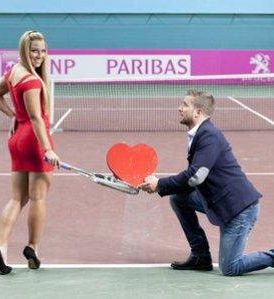 FOTO! Dominika Cibulkova in Mišo Navara izkazala ljubezen kar na teniškem igrišču!