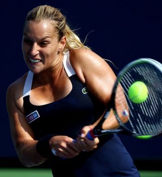 Sklepno dejanje serije Premier: Cibulkova in Makarova lovita rezervno vstopnico