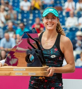 Alize Cornet v Gstaadu do šeste karierne lovorike