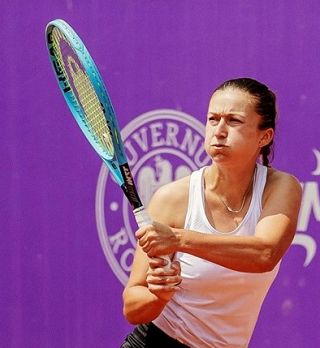 Jakupovičeva po sedmih porazih zmagala v 1. krogu latvijskega WTA turnirja