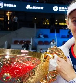 Wozniackijeva v Pekingu do druge lovorike in 30. v karieri