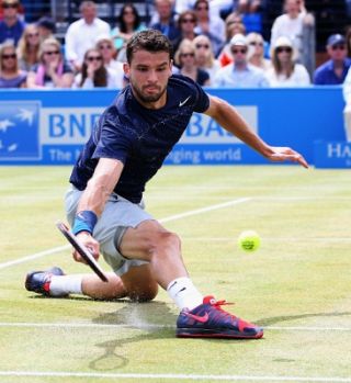 Grigor Dimitrov za prvi travnati finale v Queensu ustavil Stana Wawrinko!