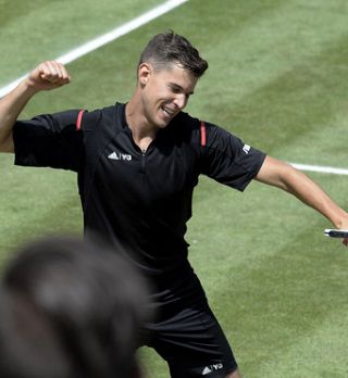 Dominic Thiem drugič zapored izločil slavnega Švicarja Rogerja Federerja