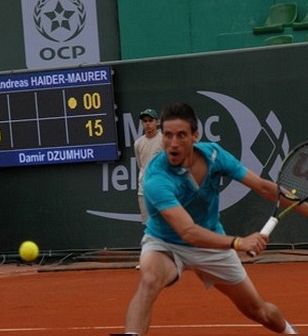 Bošnjak Džumhur zmagal v prvem četrtfinalu ATP turnirjev, Vesely izločil Bedeneta