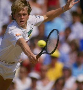 Veliki teniški džentlemen Stefan Edberg, je pred 25. leti osvojil svoj 1. grand slam turnir!