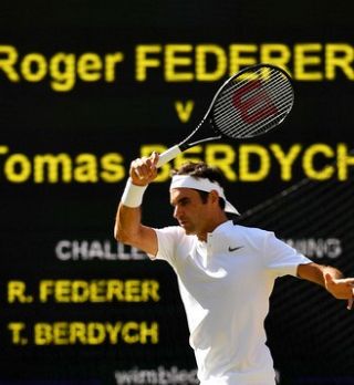 Federer do finala Wimbledona brez oddanega niza. Izzval ga bo Čilič.