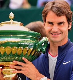 Travnati kralj Roger Federer že do sedmega naslova v Halleju!