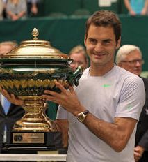 Travnatni kralj Roger Federer po številu naslovov ujel McEnroe-a!