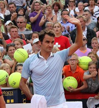 Federer v Hamburgu še išče pravi ritem, a vseeno gladko zmaguje!