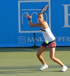 Polona Hercog začela z zmago, Katarina Srebotnik v finalu dvojic!