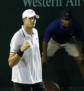 Houston: Isner in Lopez za nastop v finalu, med štirimi najboljšimi tudi Russell