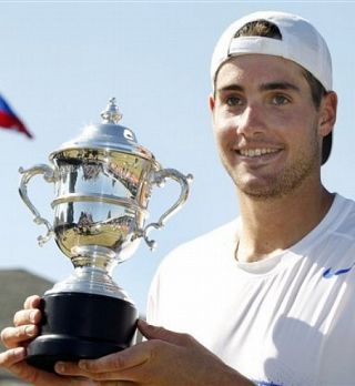 John Isner zmagovalec zadnjega travnatega turnirja leta!