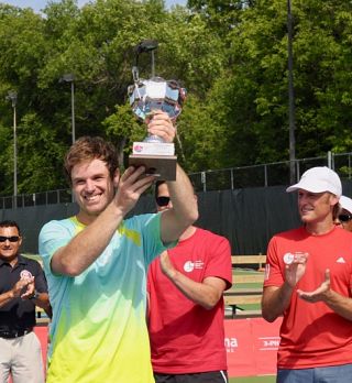 Fantastični Kavčič nadaljuje z zbiranjem trofej. Ljubljančan slavil v Winnipegu!