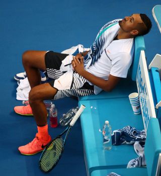 Kyrgios vrnil žogico Federerju in doživel hladen tuš