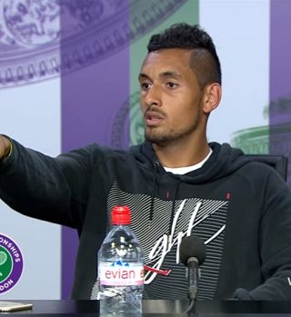 Kyrgios zlovešče žugal novinarju in zasenčil svojo zmago