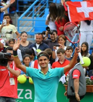 Roger Federer z velikimi težavami, Pablo Cuevas gladko v finale Carigrada!