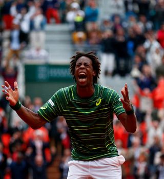 Gael Monfils ob huronskem navijanju do preobrata in tekme s Federerjem