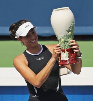 Muguruza potolkla Halepovo v finalu Cincinnatija in ji preprečila pohod na vrh WTA lestvice