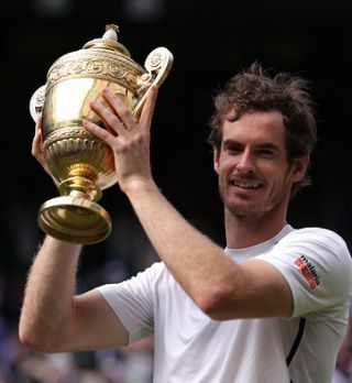 Ko v finalu ni Federerja ali Đokoviča, pleše Andy Murray. Britanec do druge zmage na sveti travi.