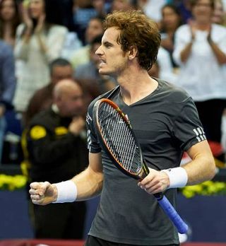 Andy Murray premagal Ferrerja in povečal možnosti za nastop v Londonu