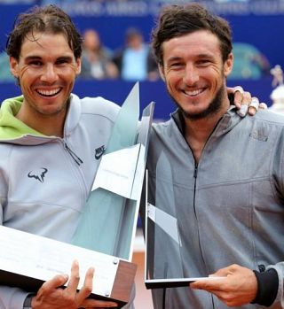 Nadal ''prebegnil'' na pesek, Nišikori lovi poker zmag v Memphisu