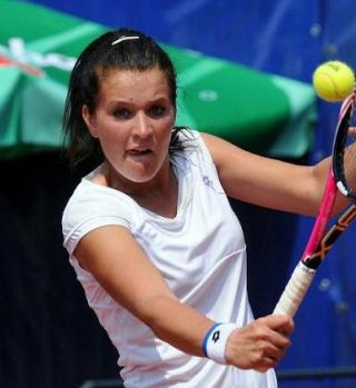 16-letna Nastja Kolar le še korak od uvrstitve v glavni del Bad Gasteina (WTA)!