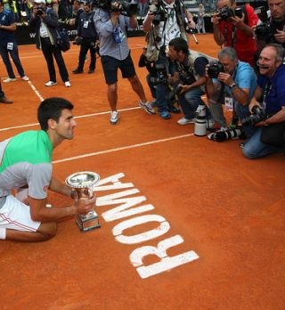 Djokovič v finalu rimskega Mastersa strl peščenega kralja iz Majorke!