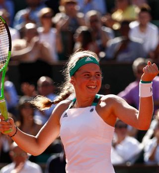 Jelena Ostapenko za 20.rojstni dan do zgodovinskega finala Roland Garrosa. Za lovoriko s Halepovo.