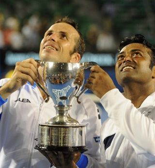 Leander Paes in Radek Stepanek presenetila dvojčka Bryan v finalu Melbourna!