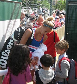 Uspešen začetek Hercogove v Marseillu; Srebotnikova v polfinalu dvojic na Roland Garrosu