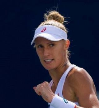 Polona Hercog nima sreče. Trenutno okreva v bolnišnici in komaj čaka leto 2017.