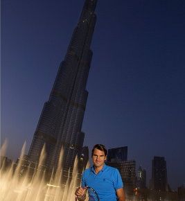 FOTO! Roger Federer pod Burj Khalifom začel z zmago v Dubaju!